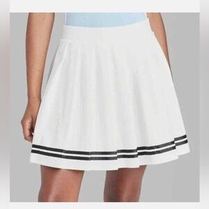 Wild Fable White and Black Pleated Cheer Skirt - Size Small